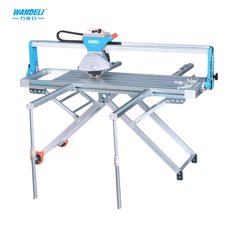 Workers use the Mandeli QX-ZD-1200 cutting machine for cutting work cases