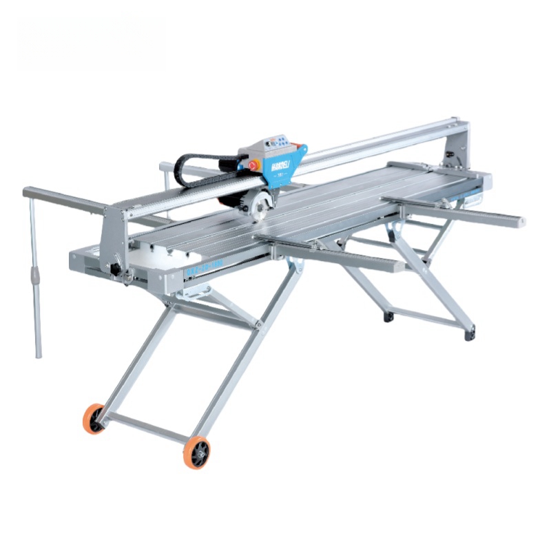 A working scenario in which a worker performs a cutting operation using the QXZ-ZD-1600